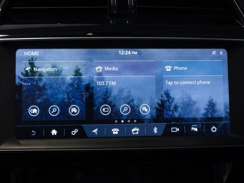 Used 2019 Jaguar F-PACE Premium image 23