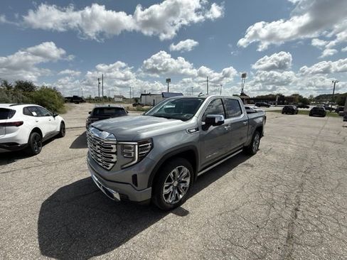Used 2024 GMC Sierra 1500 Denali w/ Denali Reserve Package AWD/4WD image 2
