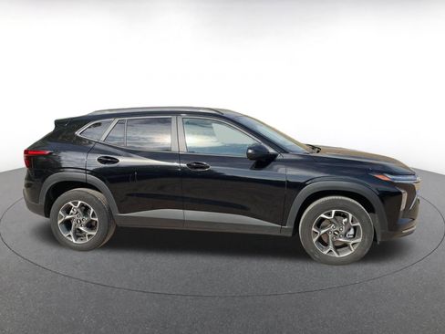Used 2025 Chevrolet Trax LT image 23