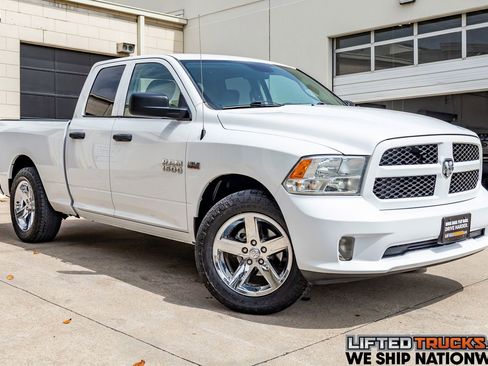 Used 2017 RAM 1500 Express RWD image 1