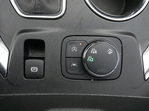 Used 2023 Chevrolet Traverse LT AWD/4WD image 19