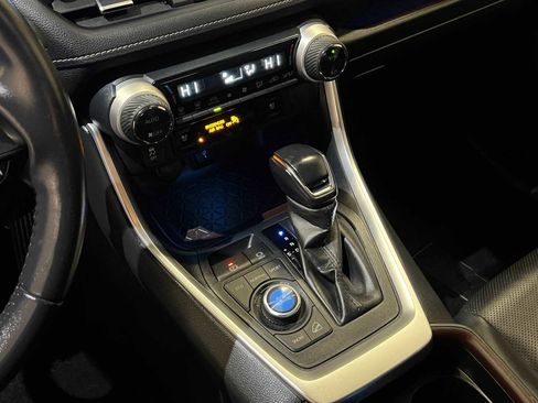 Certified 2021 Toyota RAV4 Limited image 23