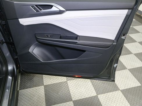 Used 2025 Volkswagen Taos SEL w/ Black Wheel Plus Package image 19