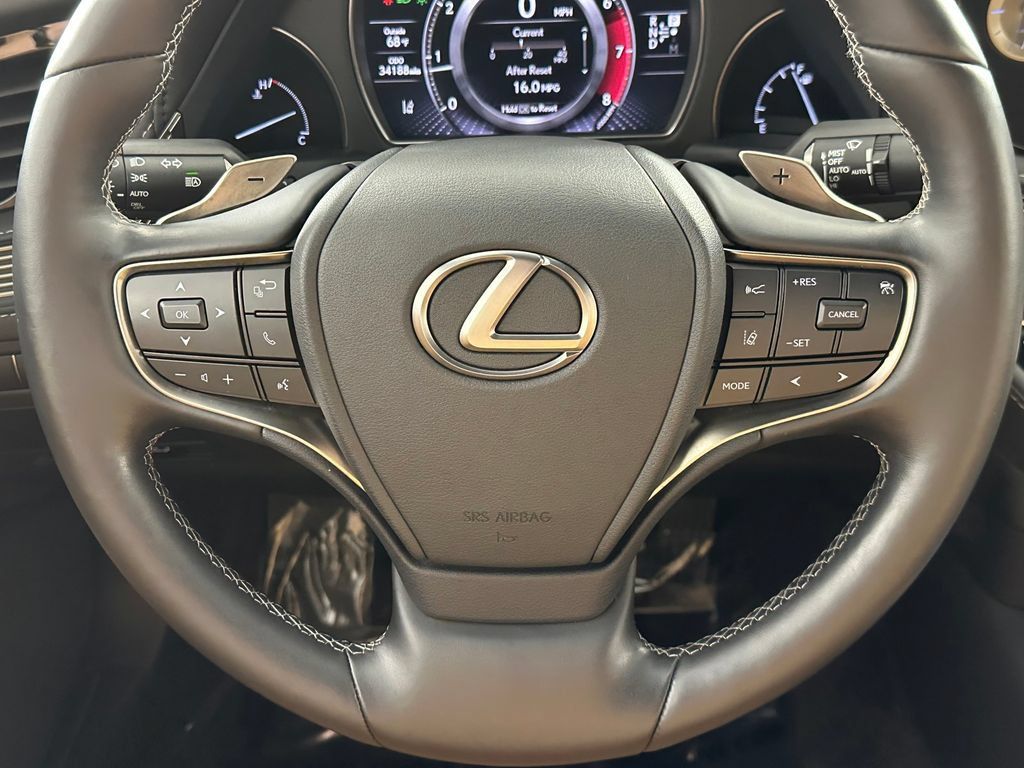 Used 2022 Lexus LS 500 AWD image 29