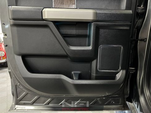 Used 2019 Ford F250 Lariat w/ Lariat Ultimate Package image 37