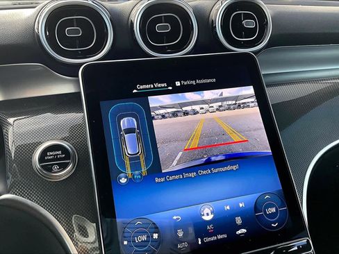 Used 2025 Mercedes-Benz GLC 300 image 25