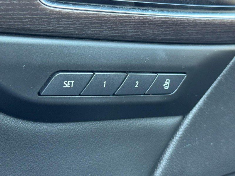 Used 2021 Buick Envision Avenir AWD/4WD image 17
