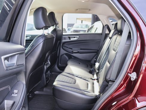 Used 2024 Ford Edge Titanium image 13