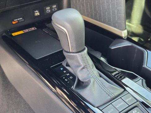 Used 2026 Toyota Camry XLE image 12