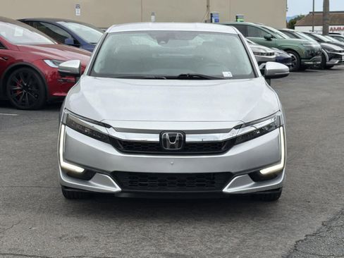 Used 2018 Honda Clarity Plug-In Hybrid image 2