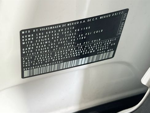 Used 2022 Volkswagen Tiguan SE image 30