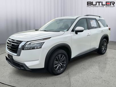 Used 2024 Nissan Pathfinder SV w/ SV Premium Package