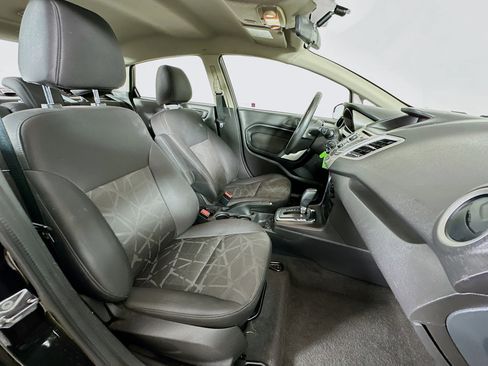 Used 2013 Ford Fiesta SE image 27