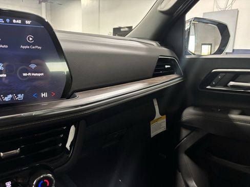 New 2026 Chevrolet Suburban Premier image 24