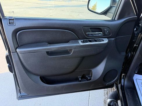 Used 2010 Chevrolet Avalanche LT w/ Luxury Package image 12