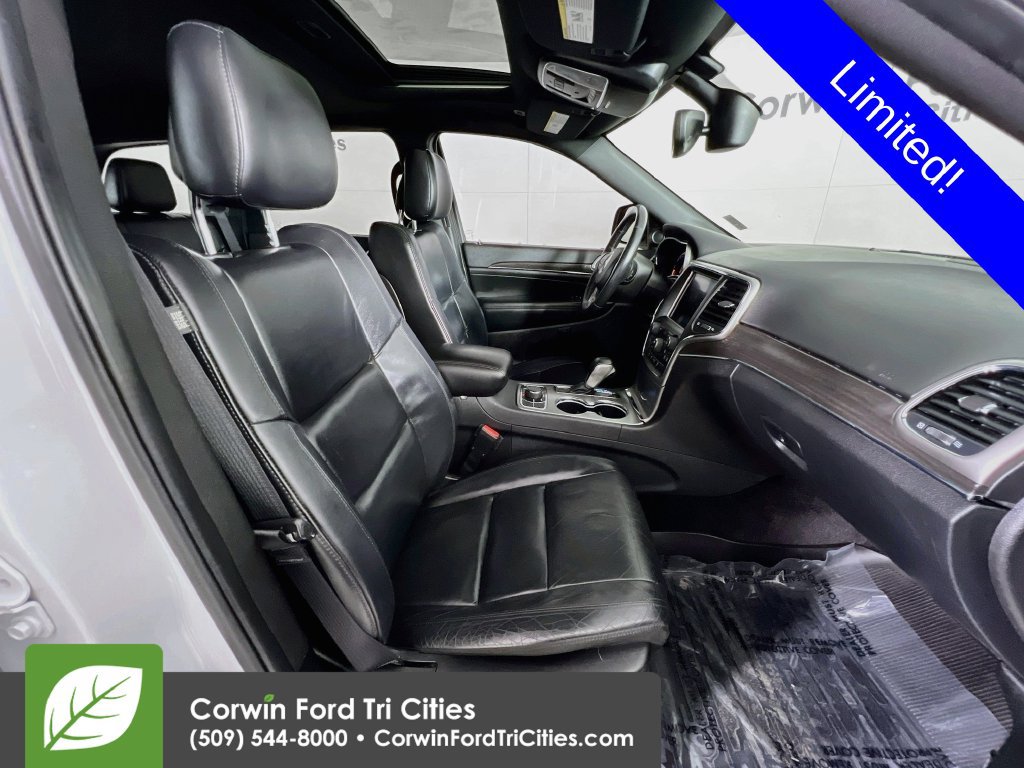 Used 2018 Jeep Grand Cherokee Limited w/ Trailer Tow Group IV AWD/4WD image 16