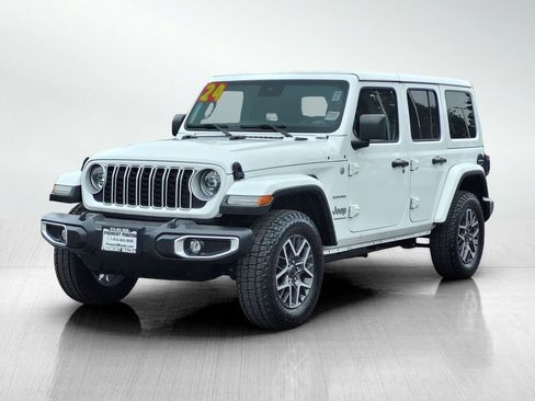 Used 2024 Jeep Wrangler Sahara image 8