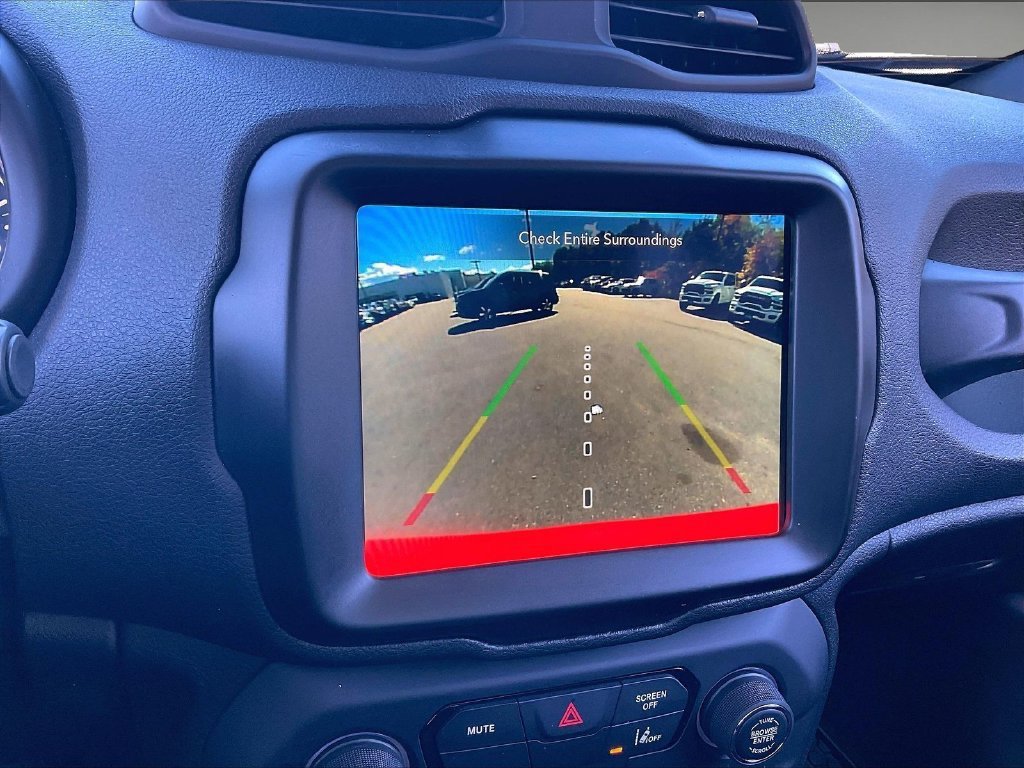 Used 2023 Jeep Renegade Altitude AWD/4WD image 18