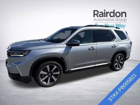 Used 2023 Honda Pilot Elite image 3