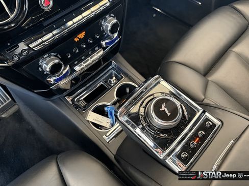 Used 2022 Rolls-Royce Phantom Sedan RWD image 24