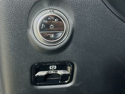 Used 2026 Mercedes-Benz C 300 4MATIC Sedan image 10