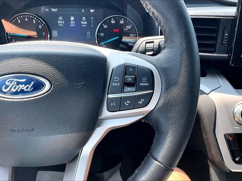 Used 2024 Ford Explorer XLT w/ Equipment Group 202A AWD/4WD image 18
