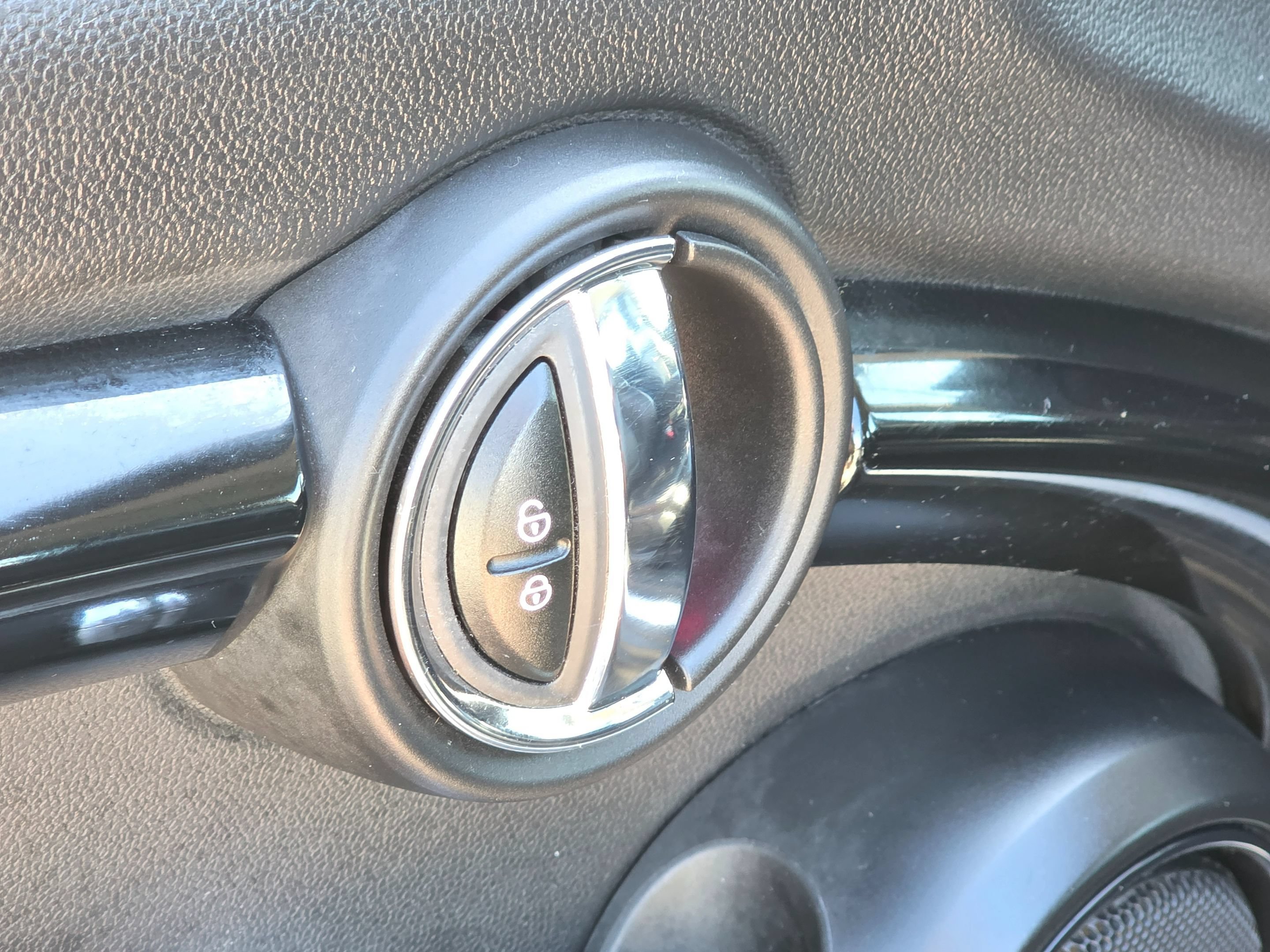 Used 2016 MINI Cooper S FWD image 29