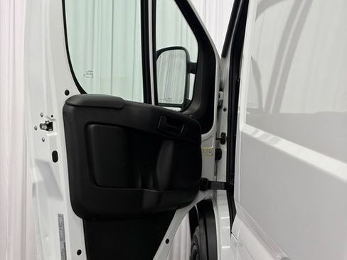Used 2025 RAM ProMaster 2500 w/ Convenience Group FWD image 12