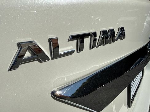 Used 2013 Nissan Altima 2.5 SV FWD image 13