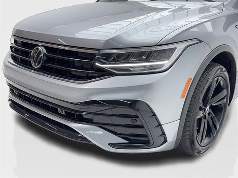 Used 2024 Volkswagen Tiguan SE R-Line image 5
