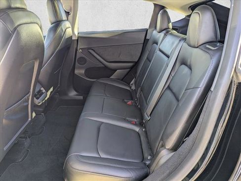 Used 2023 Tesla Model Y Long Range image 19