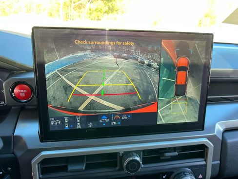 Used 2024 Toyota Tacoma TRD Sport w/ TRD Sport Premium Package image 19