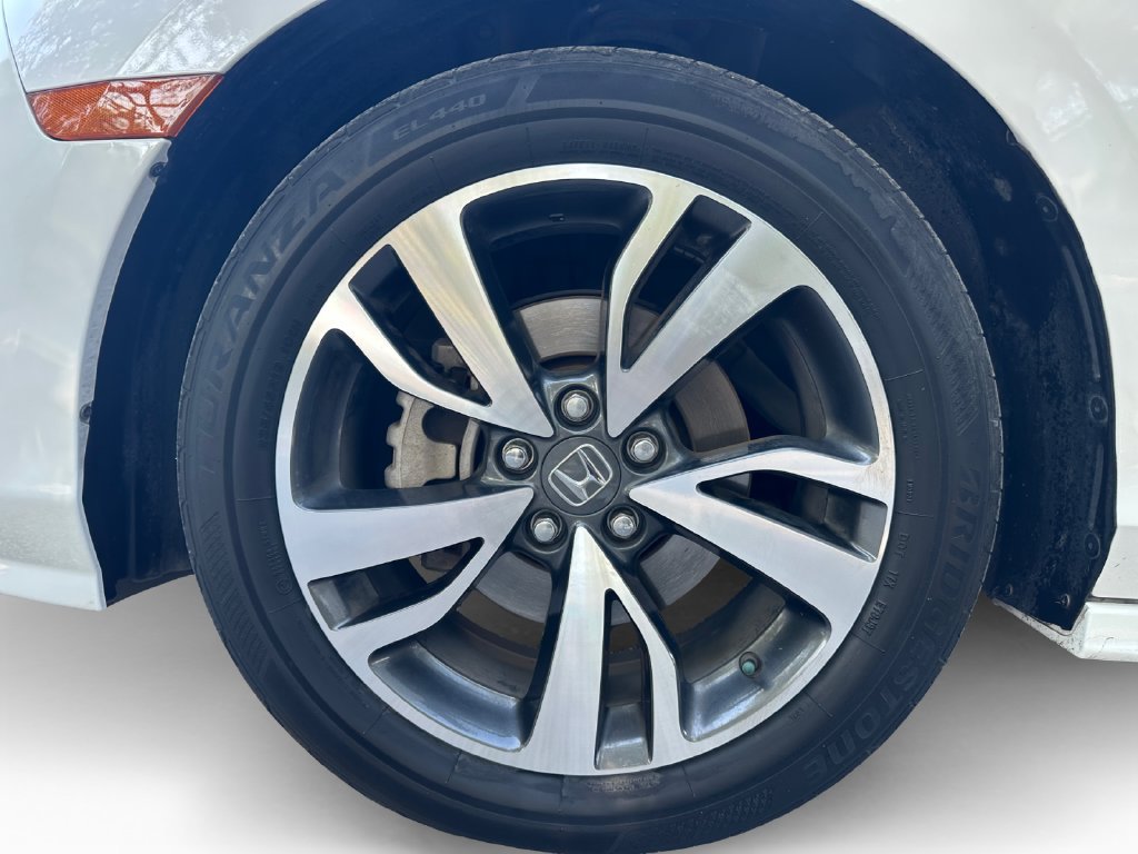Used 2024 Honda Odyssey Touring image 9