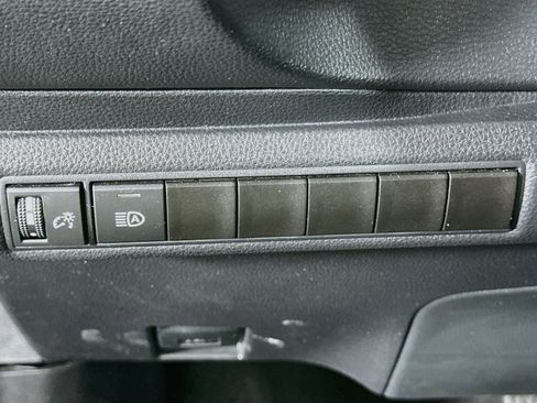 Used 2025 Toyota Corolla LE FWD image 16