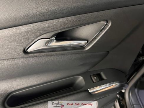 New 2026 Chevrolet Traverse LT w/ Sun and Wheel Package FWD image 31