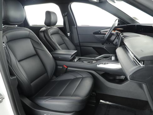 Used 2025 Lincoln Nautilus Premier w/ Jet Appearance Package AWD/4WD image 18
