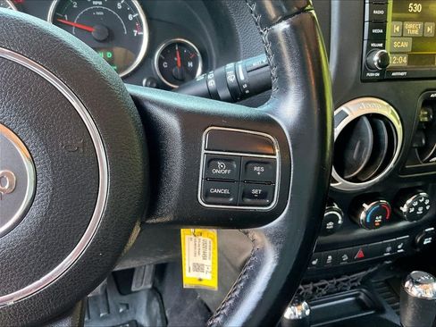 Used 2015 Jeep Wrangler Unlimited Sahara w/ Connectivity Group AWD/4WD image 23