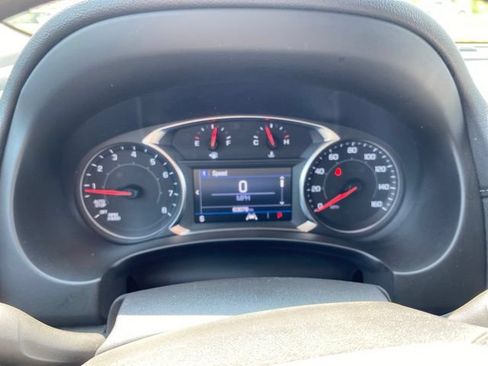 Used 2024 GMC Terrain SLE AWD/4WD image 16