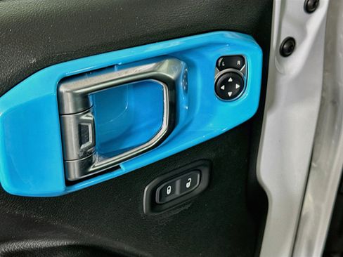Used 2023 Jeep Wrangler Sport AWD/4WD image 15