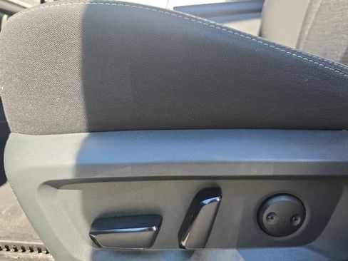 Used 2023 Nissan Rogue SV image 28