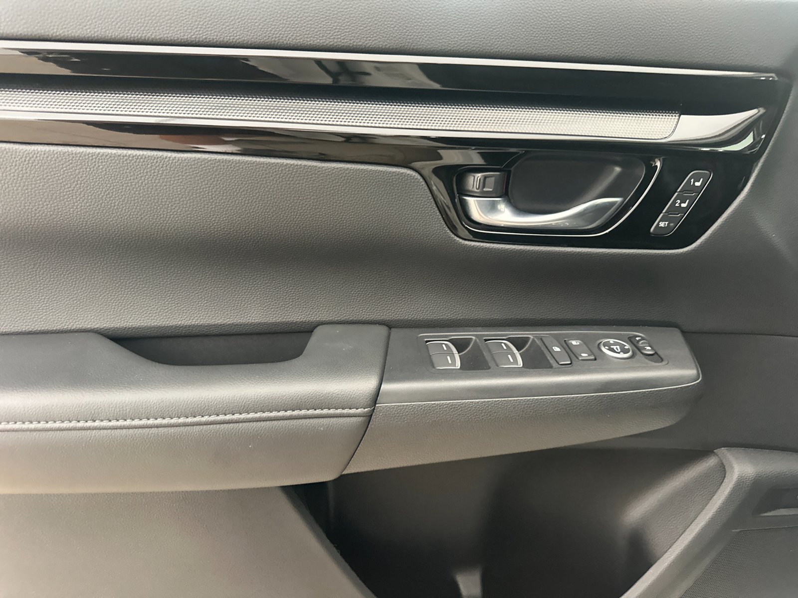 Used 2025 Honda CR-V EX-L image 11