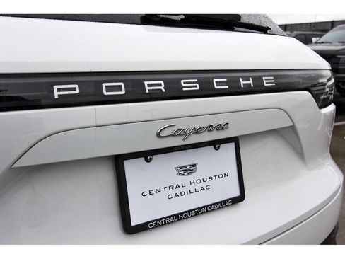 Used 2021 Porsche Cayenne AWD/4WD image 29