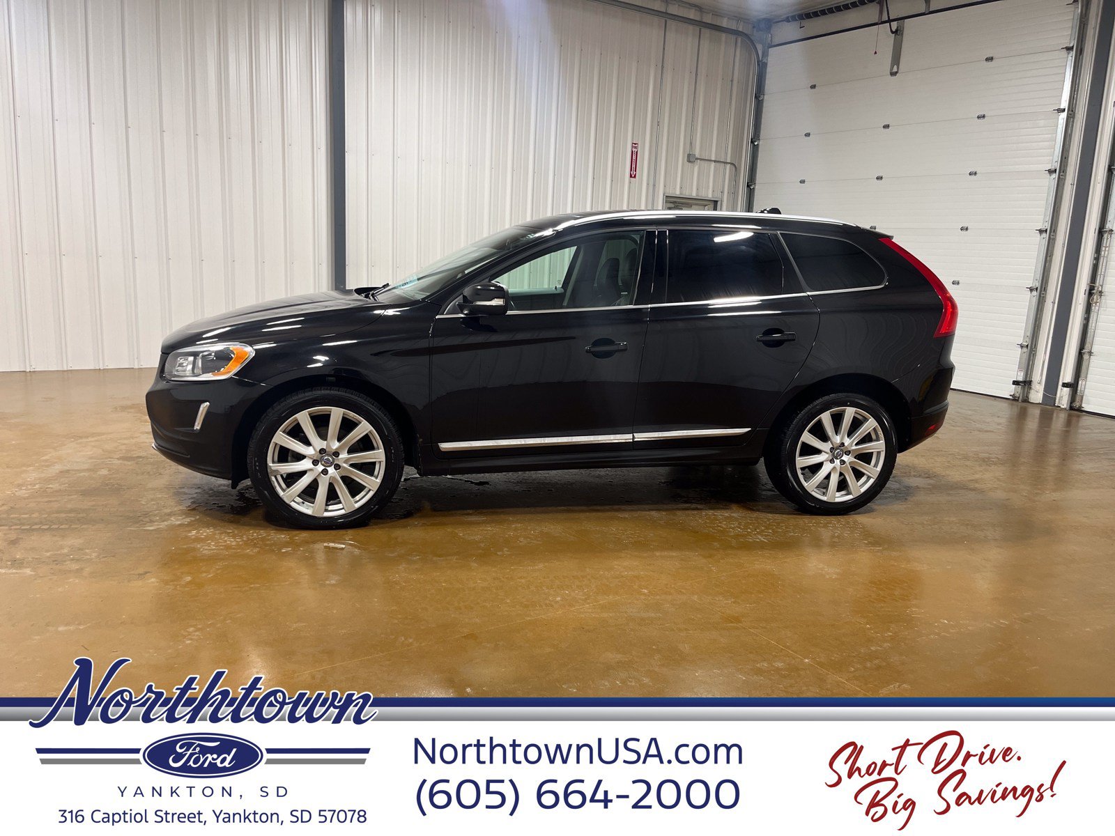 Used 2017 Volvo XC60 T6 Inscription w/ Advanced Package AWD/4WD image 2