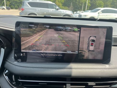 Used 2025 INFINITI QX60 Luxe w/ Vision Package image 13