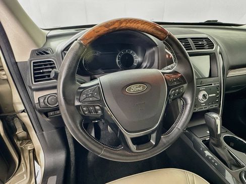 Used 2017 Ford Explorer Platinum AWD/4WD image 11