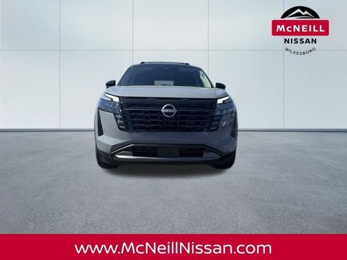 New 2026 Nissan Pathfinder Platinum image 2