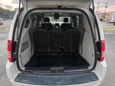 Used 2010 Chrysler Town & Country Touring Plus image 21