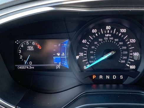 Used 2019 Ford Fusion SE FWD image 20
