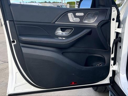 Used 2023 Mercedes-Benz GLS 450 4MATIC image 21