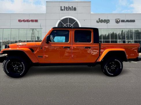 New 2025 Jeep Gladiator Sport image 4